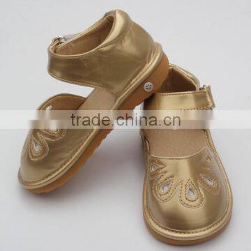 Fashion colorful wholesale squeaky children shoes 2016