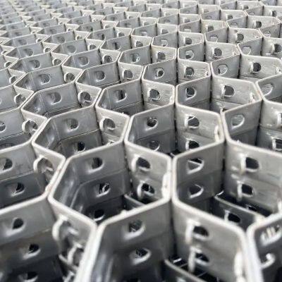 Manufacturers Wholesale Buckle Lock Riveting Stainless Steel Hexsteel Mesh, Shelltype Bonding Hole Hexmetal for Fixed Refractory