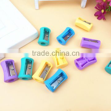 Hot hot spot for children school supplies pencil sharpener pencil sharpeners wholesale Mini Manual