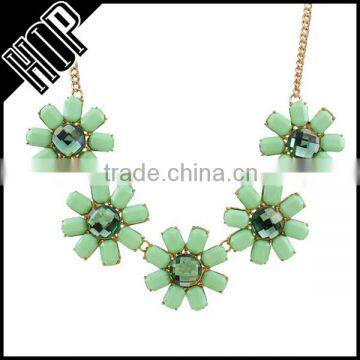 Best selling fashion metal gold dreen resin crystal flower pendant