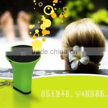 Hanging-on portable bluetooth speaker