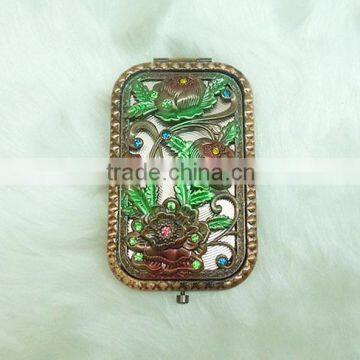 Vintage style flower compact mirror