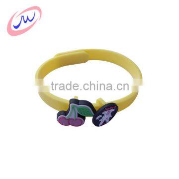 2016 free sample wristbands Eco-Friendly pvc elastic custom wristbands