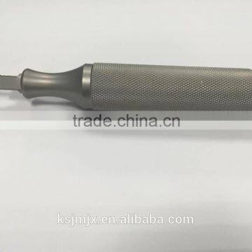 knurled handle