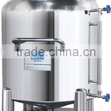 storage tank with pneumatic mixer level meter