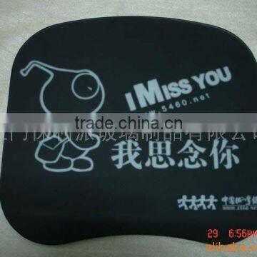 The black tempered glass mouse pad