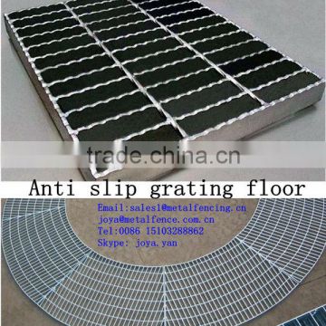 Hot dip galvanized anti slip serrated steel grating floor