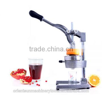 Manual orange squeezer