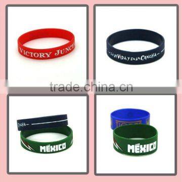 Fashion Design Sport Debossed Silicone Wrisband Wholesale photo-3