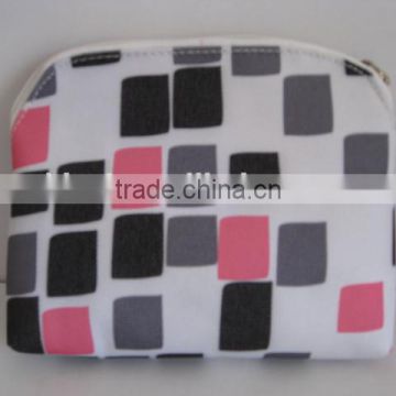 Attractive cosmetics pouch bag