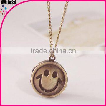Creative Necklace Watch Wholesale Smiling Face Pocket Watch photo-1