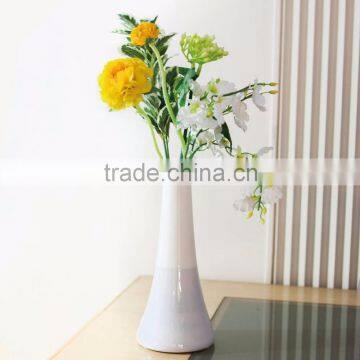 Easy to use artificial flower bouquet in wide range of variation