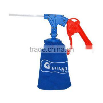 Pneumatic cleaning gun