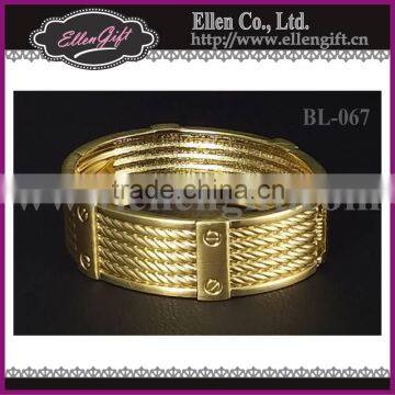 Big Size Elegant Gold Bangles BL-067