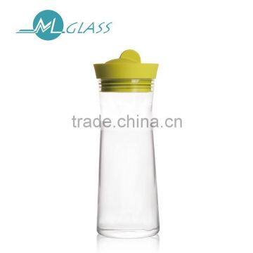 New design heat resistant glass carafe water bottle with silicone lid handblown glassware 800ml