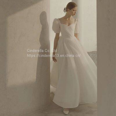 French light wedding dress 2021 winter new simple temperament travel photography registration wedding dress