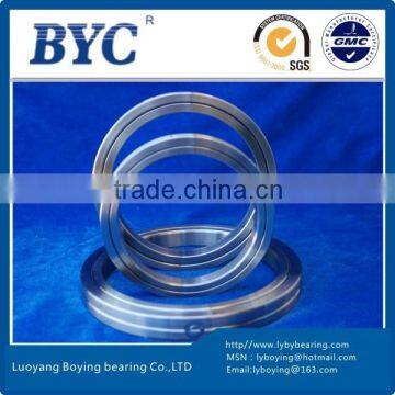 Cross roller bearing with separated outer rings