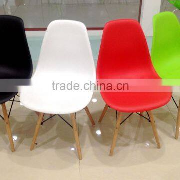 Cheap Replica EMES Style Wooden Legs PP Plastic Chair With Low Price photo-4