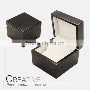 Black lacquer single mens wooden watch box