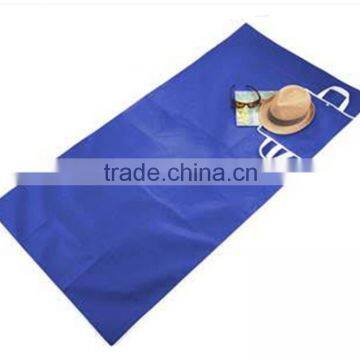 laminated PP woven folding beach mat with pocket