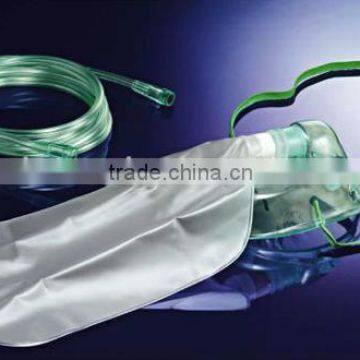 Oxygen mask with reservoir bag