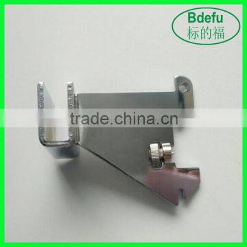 Slotted mounted bracket for tube display support