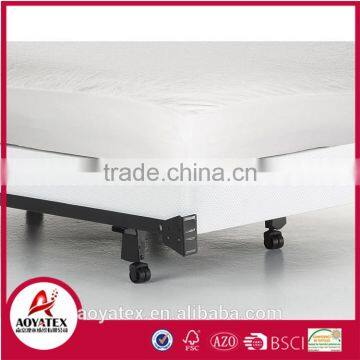 Hypollergenic 100% waterproof mattress protector for home and hotel use