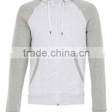 sweatshirt with raglan sleeve