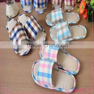 Fashionable open-toed wholesale slippers men and women indoor slippers