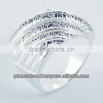 Highly Elegant Cast Sterling Silver Concave Arcs Ring