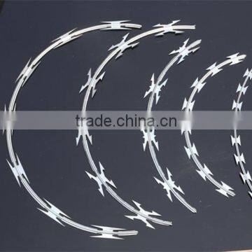 BTO-22 CBT-60 in stock GI SS barbed wire coil for fencing