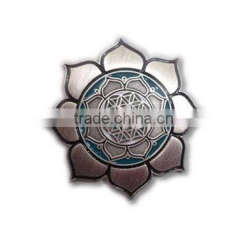 2016 Wholesale cheap Custom Metal Pin Badge with your own design