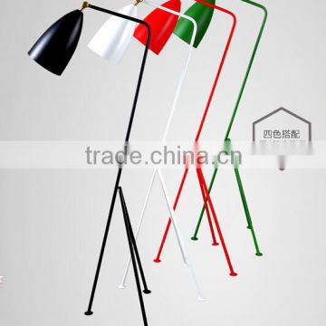 China Supplier Wholesale Indoor Multicolor Metal 3 Legs Tripod Floor Lamp/ Light