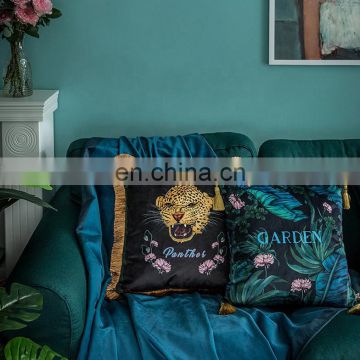 Latest Designs High Quality Luxury Decorative Printed Velvet Cushion Cover With Tassels