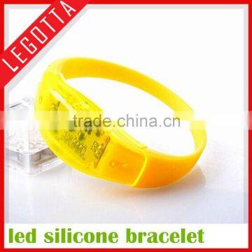 China Factory Supplier High Quality Cheap Bulk Sale Wholesale Led Bracelet photo-4