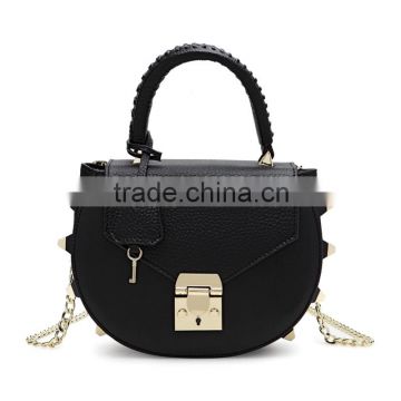 Novel design fashion women messenger bags cute shell leather lock handbag