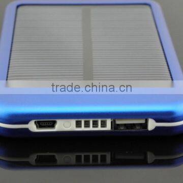 Hot selling slim portable mobile charger solar charger power bank with led indicator