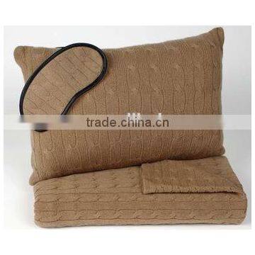 16JW685 cashmere portable cabled travel set blanket eyemask and pillow