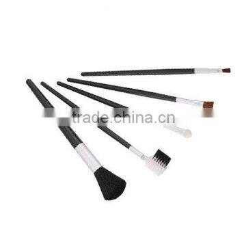 Cosmetic brush