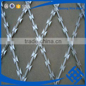 450mm Coil Diameter Concertina Electric Galvanized/hot-dipped Galvanized Razor Barbed Wire photo-2