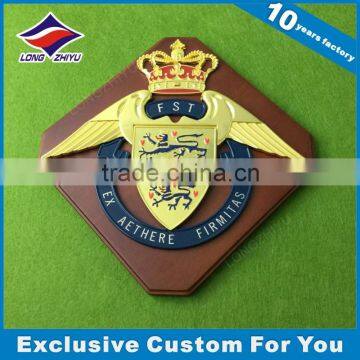 Wooden Shield 3D Crown High Quality Metal Awards with Color Painting