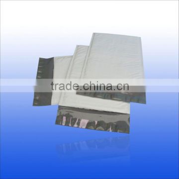 Co-extruded bubble mailer