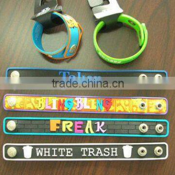 Hot Selling Low Price Eco-friendly Pvc Silicone Wristband photo-2