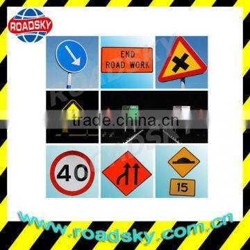 Customized Various Shapes International Road Signs For Sale