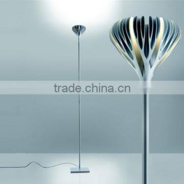 A LED Designer Floor Lamp with Aluminum Standing lamp for Hot Sales