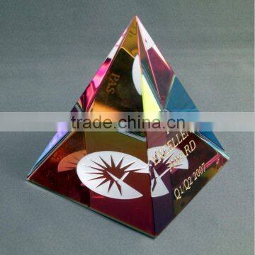 pure color engraved crystal glass pyramid for giving away gift (R-0814)