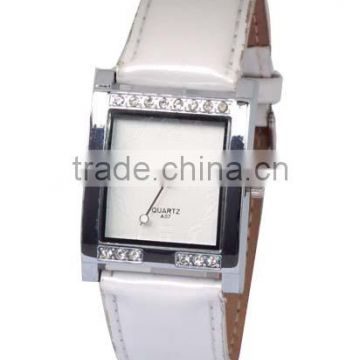 Popular Fashion Watch With Stones For Women