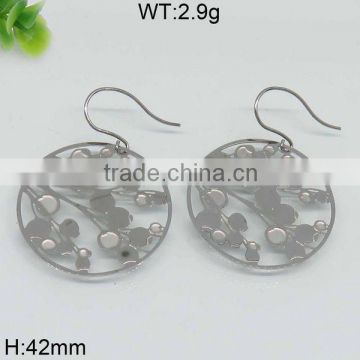 Eenchanting steel color round filigree earring