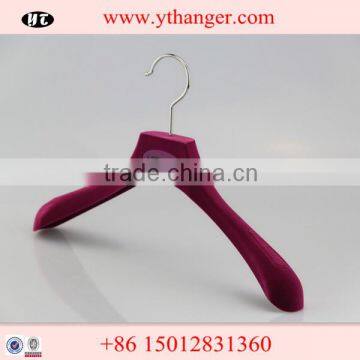Hot Red Plastic Hanger Velvet Coat Hanger Supplier's Choice photo-2