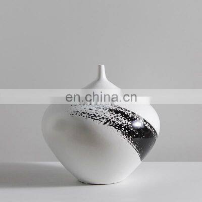 Modern Extremely Light Luxurious Black And White Porcelain Ceramic Vase For Hotel Home Office Decoration photo-3